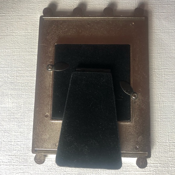 Sixtrees Metal Picture Frame - Picture 3 of 3